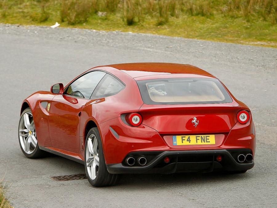  Ferrari FF 2011 года  (UK) (фото 2 из 6)